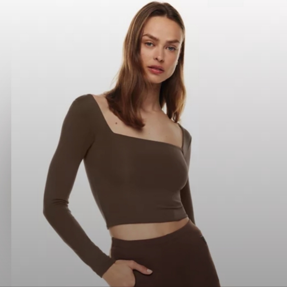 Aritzia Babaton Contour long sleeve mocha brown Medium T1
